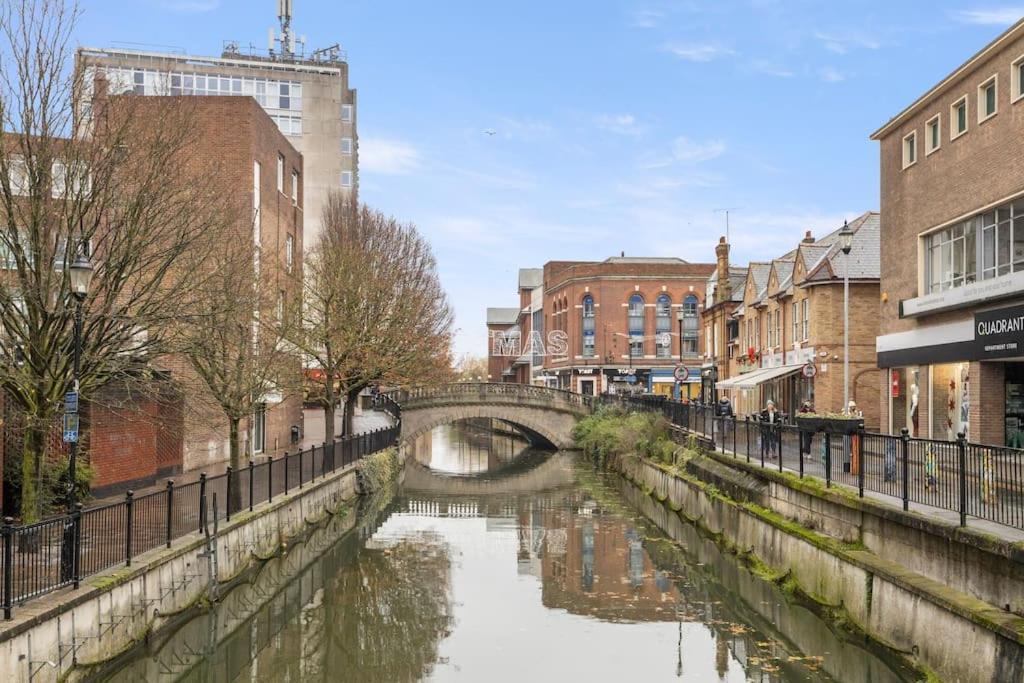 Chelmsford Centre View Sleep 4 Next Chelmer Canal Экстерьер фото